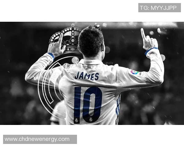 足球明星穿着棒球服的时尚造型与运动风格展示