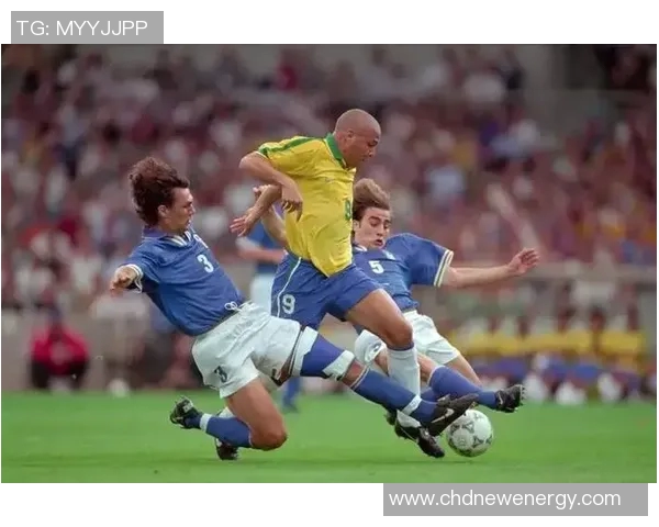 全球足球巨星精彩瞬间回顾与经典集锦展现