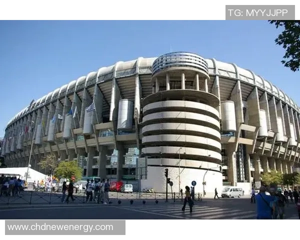 足球明星凡尔赛的奢华生活与球场荣耀的完美交融探秘